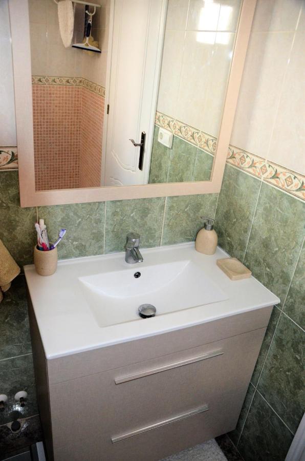Naufragos Beach Apartment Торевьиа Экстерьер фото