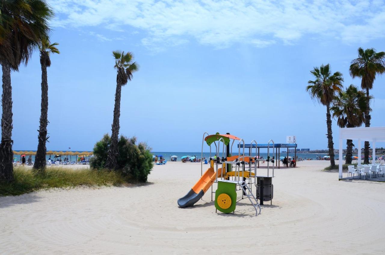 Naufragos Beach Apartment Торевьиа Экстерьер фото